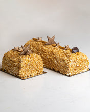 Load image into Gallery viewer, Peanut praliné, Chocolate and Banana log
