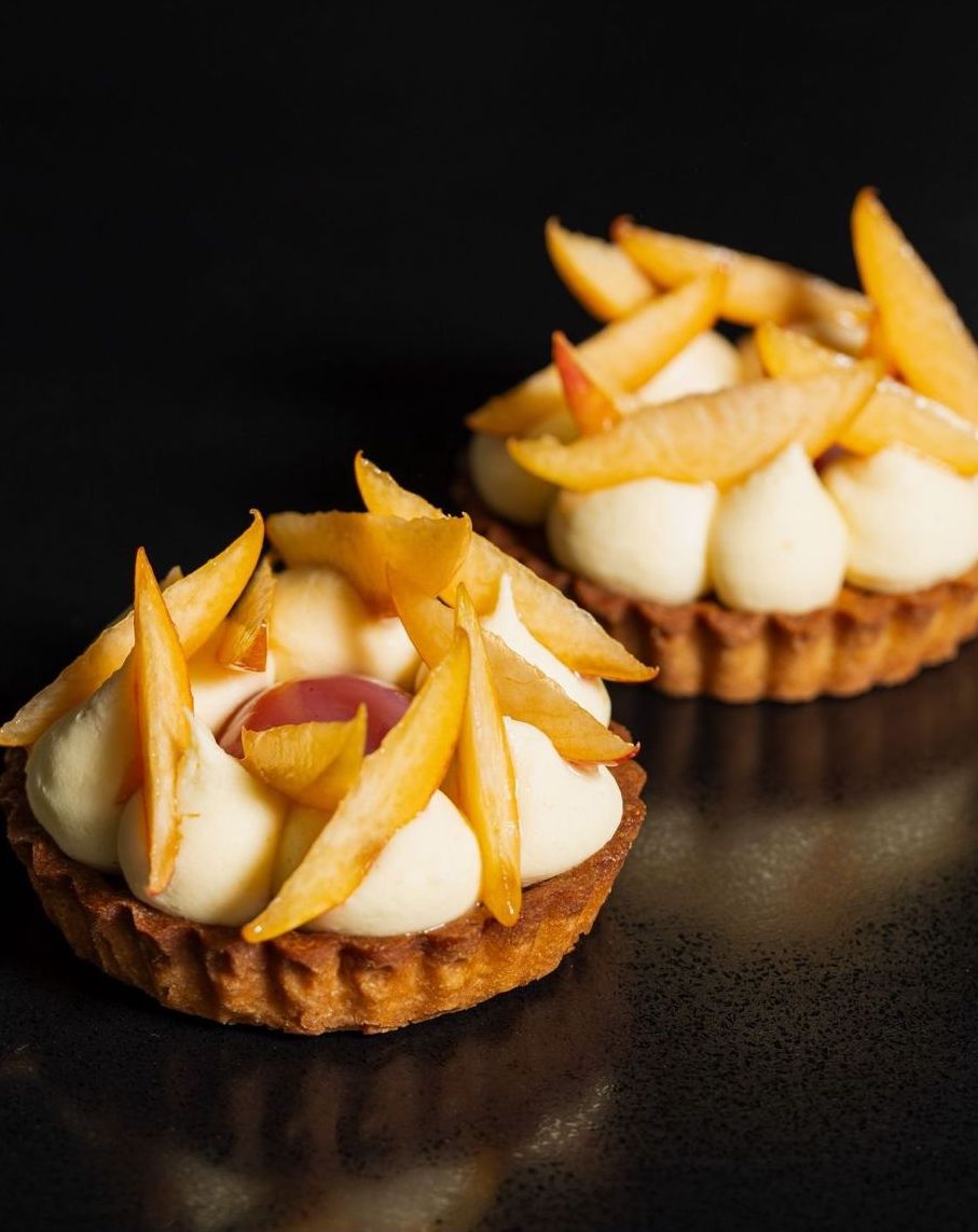 Peach mascarpone tart
